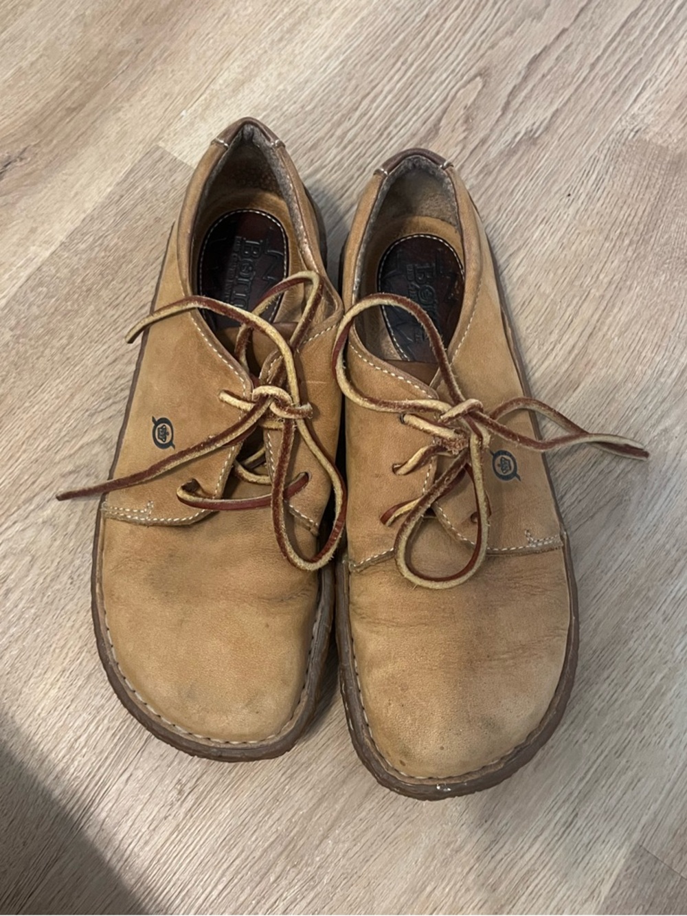 Born Oxford Women's Leather Lace-Up Shoes in Tan